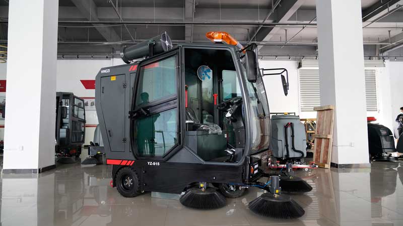 一臺(tái)小型清掃車大概多少錢？都有哪些功能？